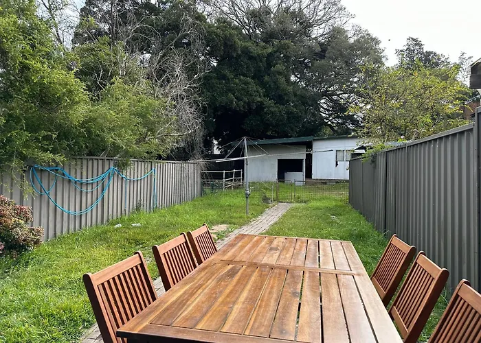 Charming 3 Bedroom On The Edge Of Downtown Glebe